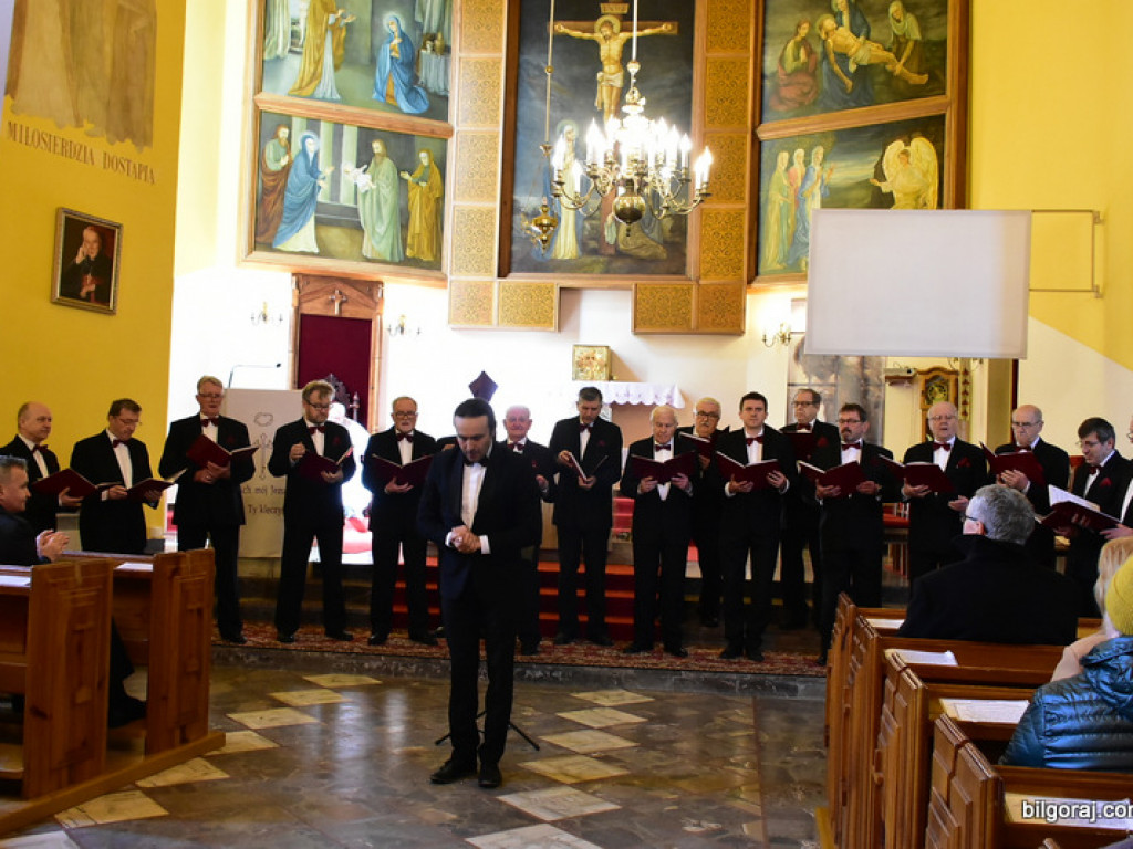 Pieśni Pasyjne i Pokutne w wykonaniu chórów zabrzmiały w Korytkowie Dużym (FOTO)