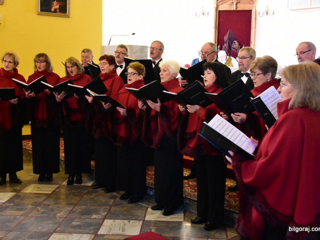 Pieśni Pasyjne i Pokutne w wykonaniu chórów zabrzmiały w Korytkowie Dużym (FOTO)