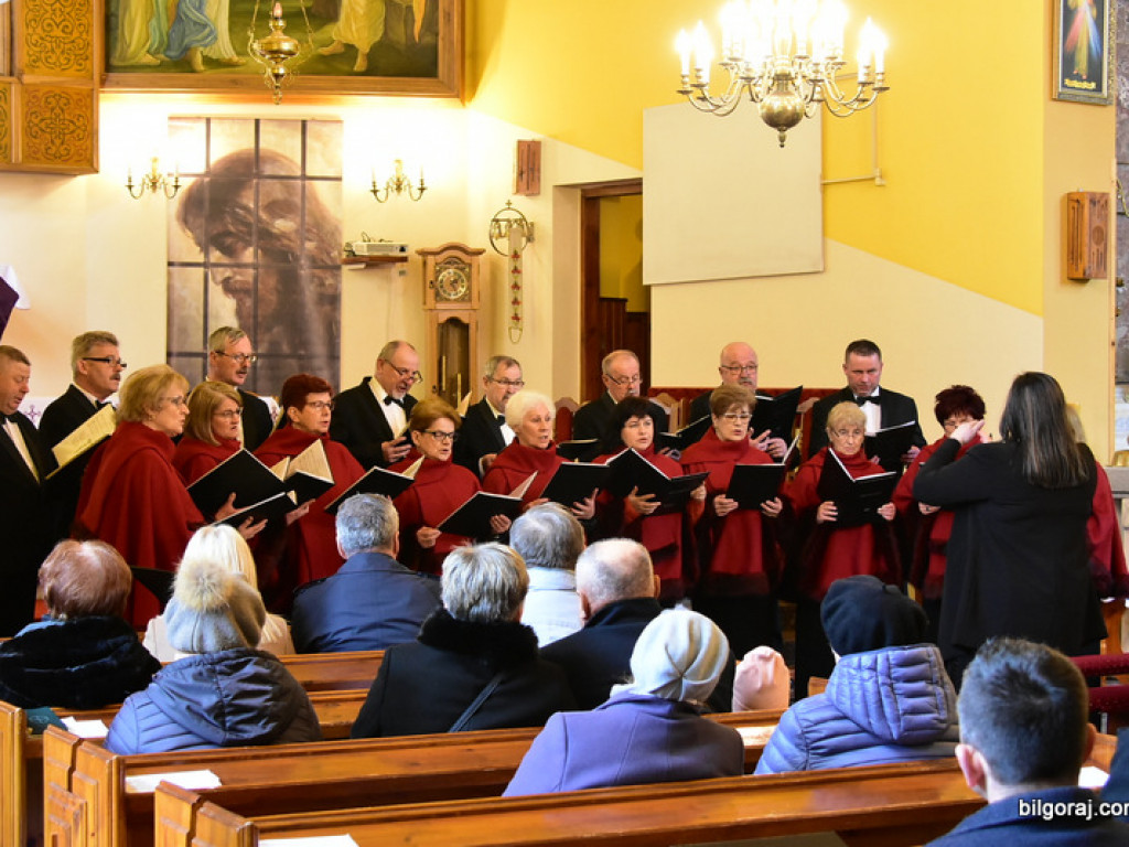 Pieśni Pasyjne i Pokutne w wykonaniu chórów zabrzmiały w Korytkowie Dużym (FOTO)