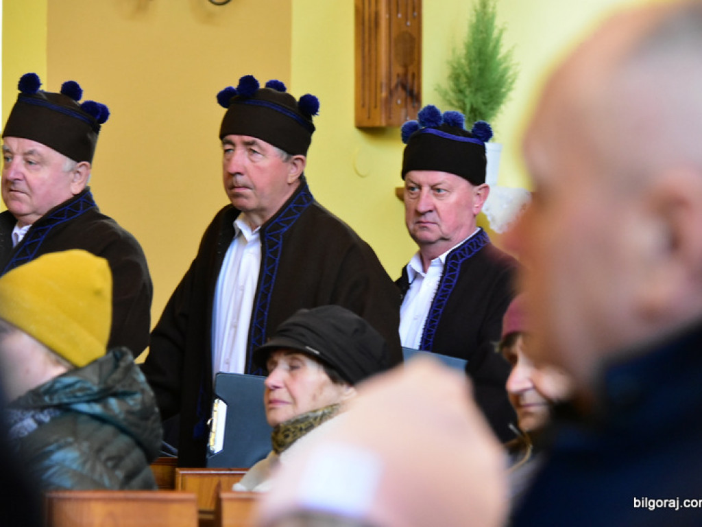 Pieśni Pasyjne i Pokutne w wykonaniu chórów zabrzmiały w Korytkowie Dużym (FOTO)