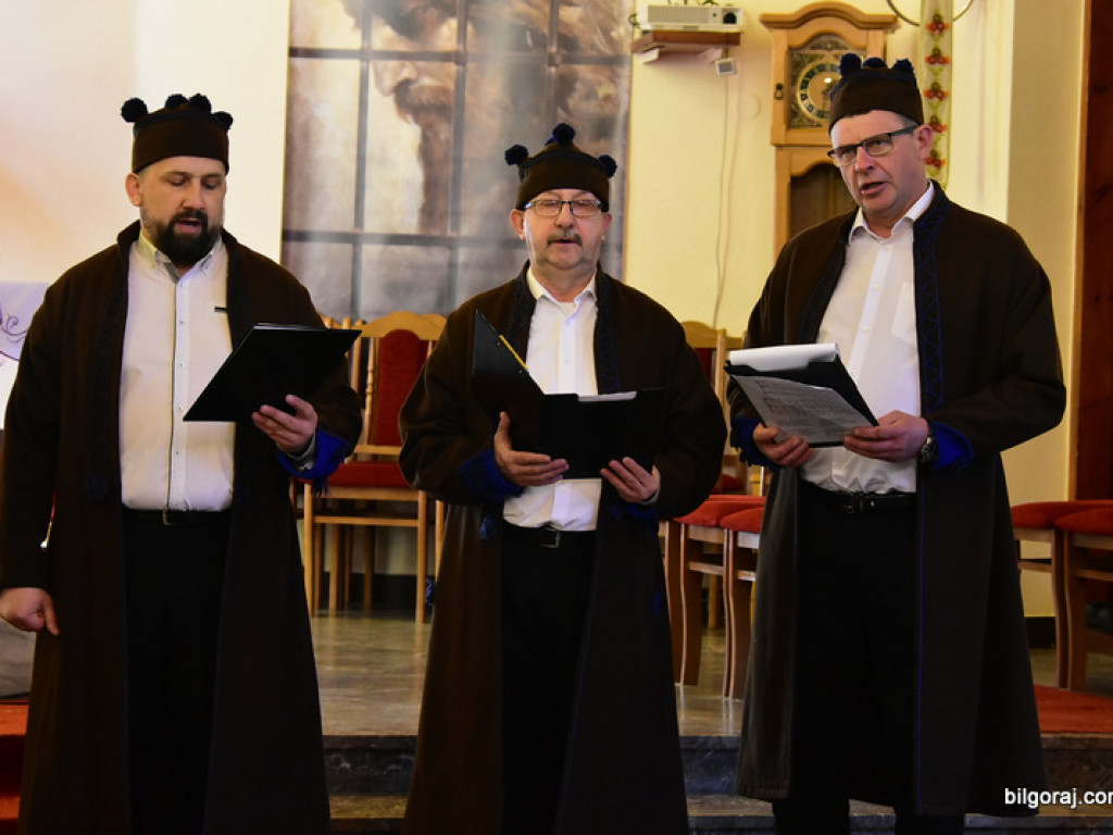 Pieśni Pasyjne i Pokutne w wykonaniu chórów zabrzmiały w Korytkowie Dużym (FOTO)