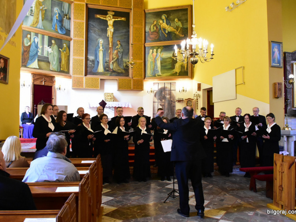 Pieśni Pasyjne i Pokutne w wykonaniu chórów zabrzmiały w Korytkowie Dużym (FOTO)