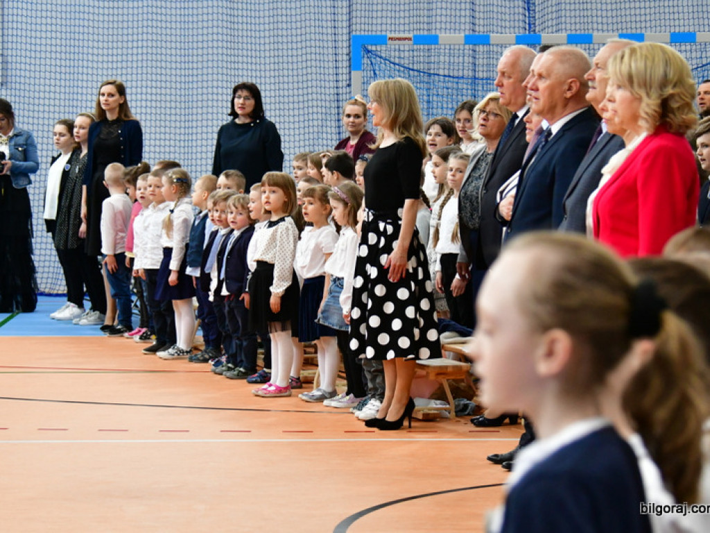 W Chmielku oddano do użytku nowa halę sportową (FOTO)