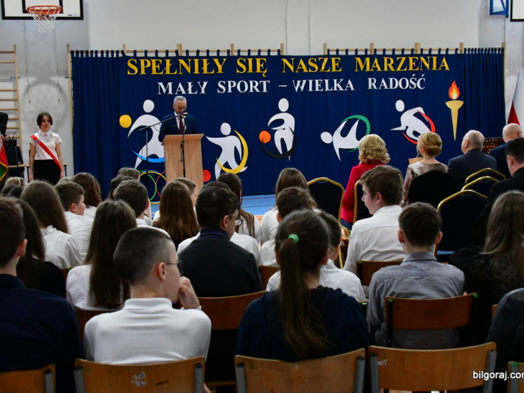 W Chmielku oddano do użytku nowa halę sportową (FOTO)