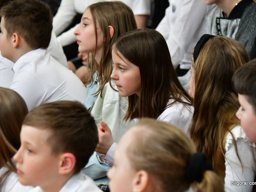 W Chmielku oddano do użytku nowa halę sportową (FOTO)