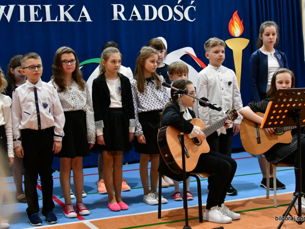 W Chmielku oddano do użytku nowa halę sportową (FOTO)