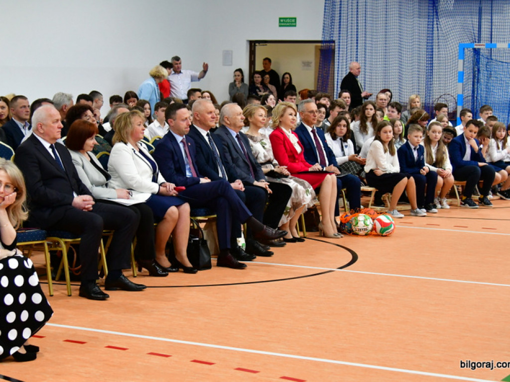 W Chmielku oddano do użytku nowa halę sportową (FOTO)