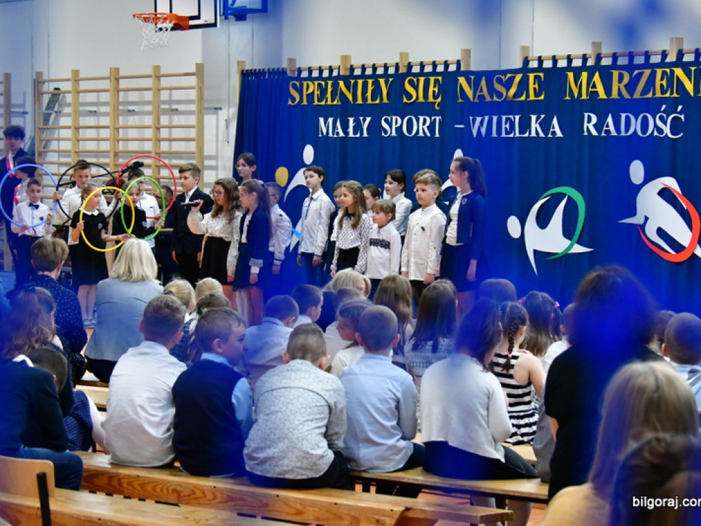 W Chmielku oddano do użytku nowa halę sportową (FOTO)