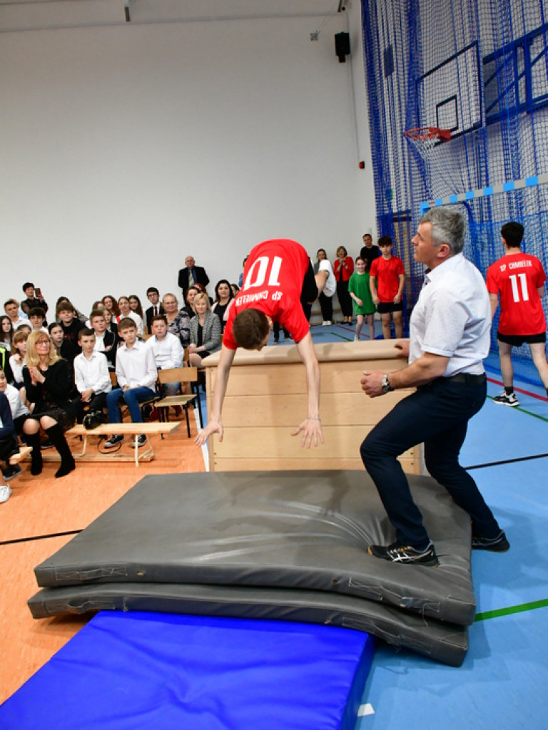 W Chmielku oddano do użytku nowa halę sportową (FOTO)