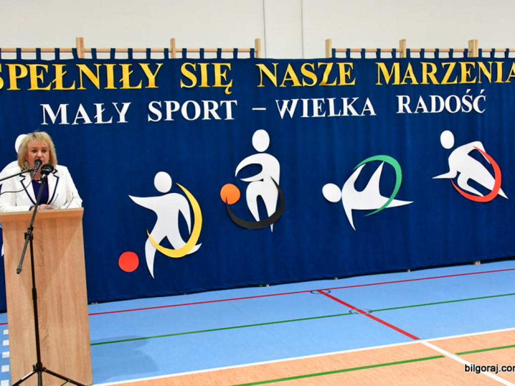 W Chmielku oddano do użytku nowa halę sportową (FOTO)