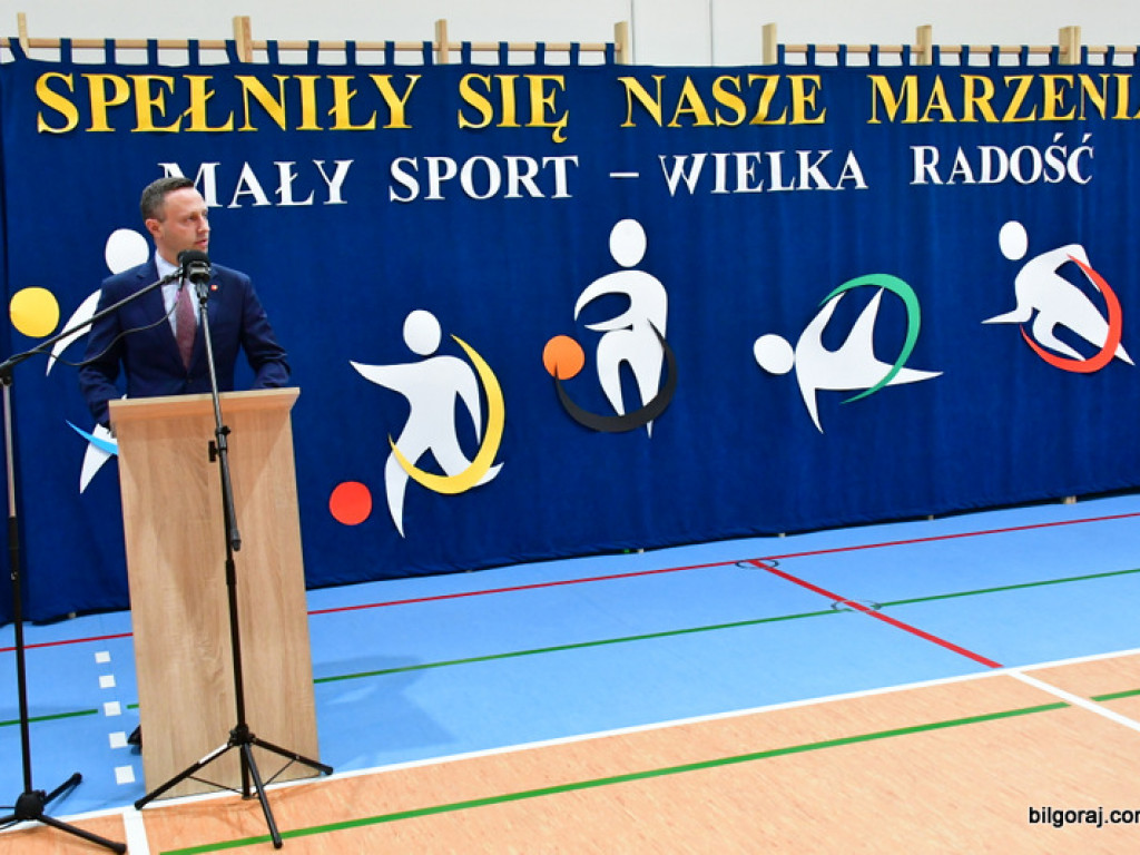 W Chmielku oddano do użytku nowa halę sportową (FOTO)