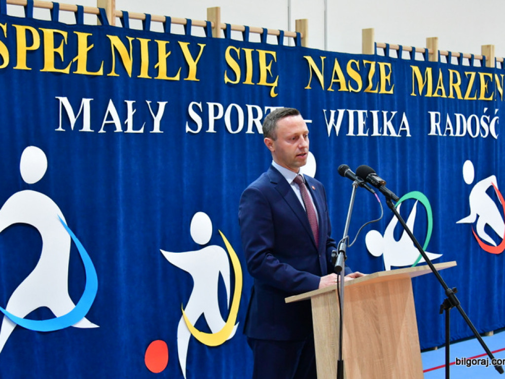 W Chmielku oddano do użytku nowa halę sportową (FOTO)