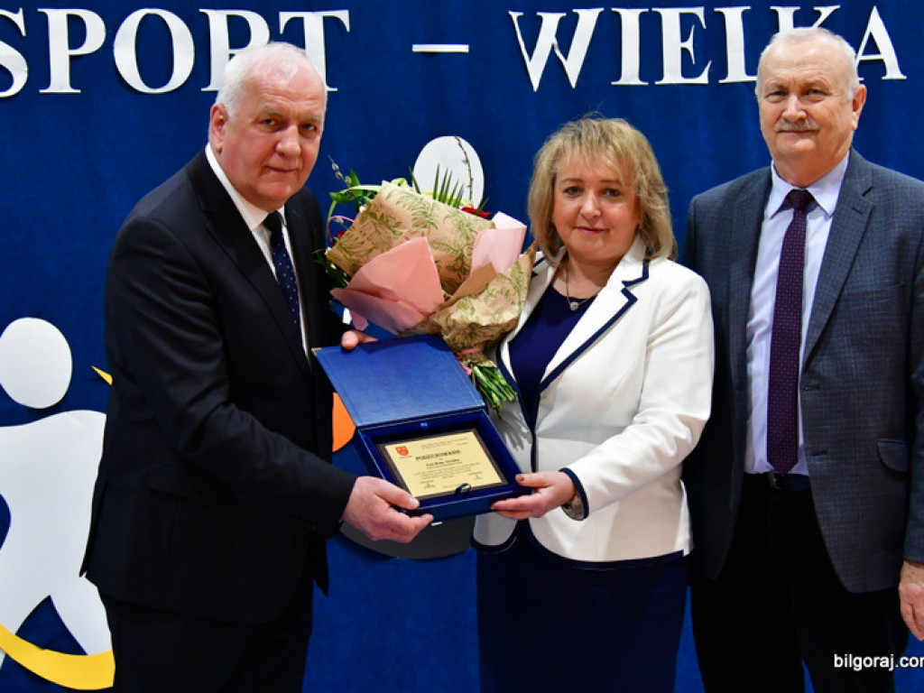 W Chmielku oddano do użytku nowa halę sportową (FOTO)