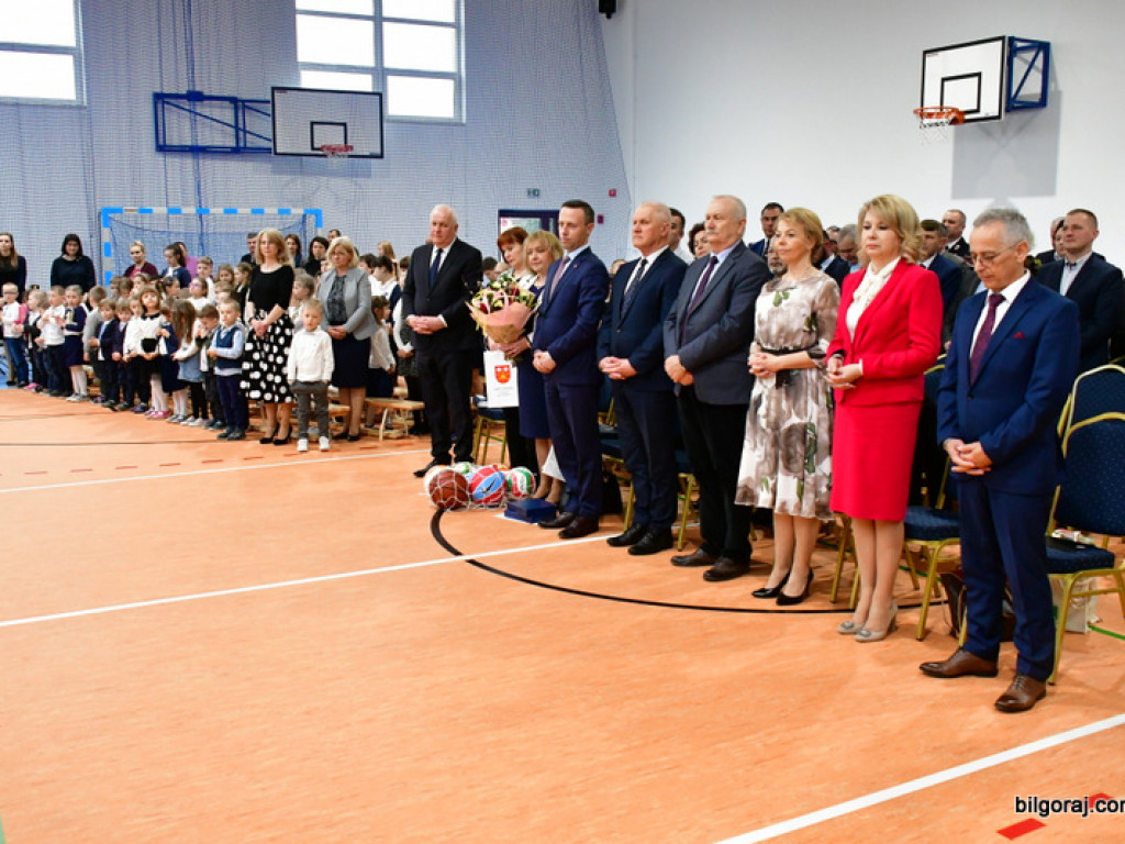 W Chmielku oddano do użytku nowa halę sportową (FOTO)