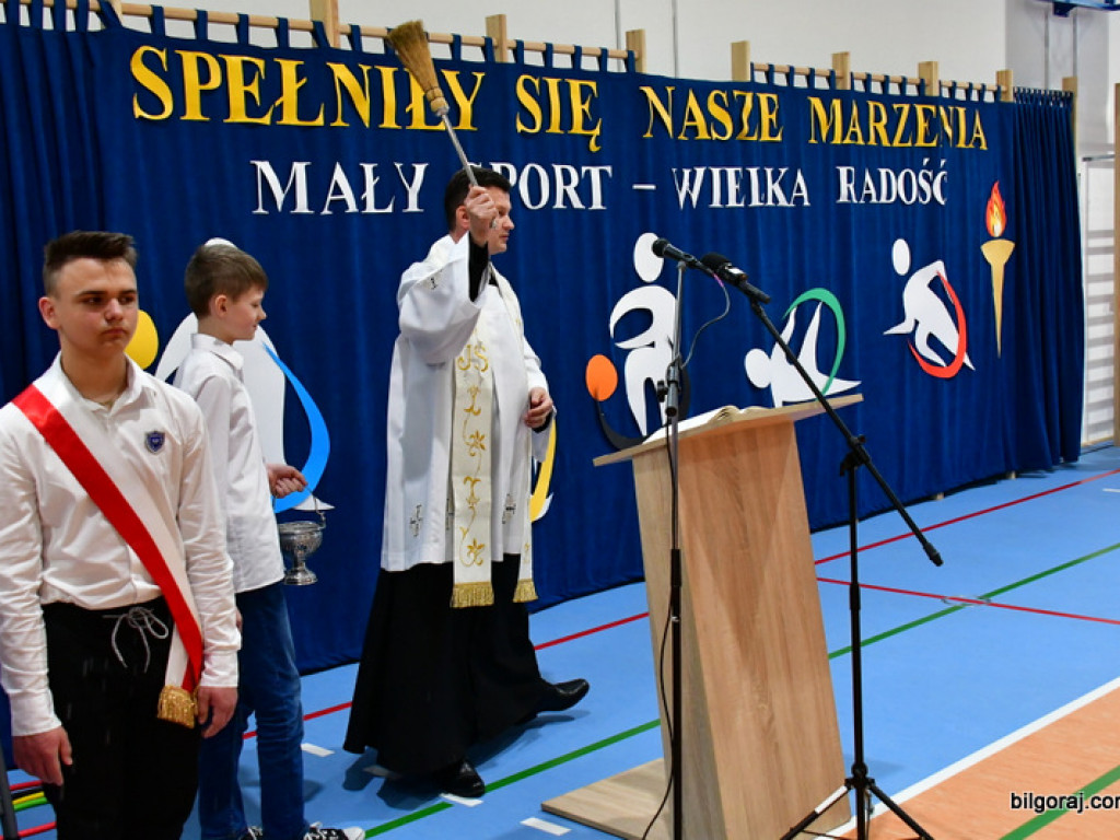 W Chmielku oddano do użytku nowa halę sportową (FOTO)