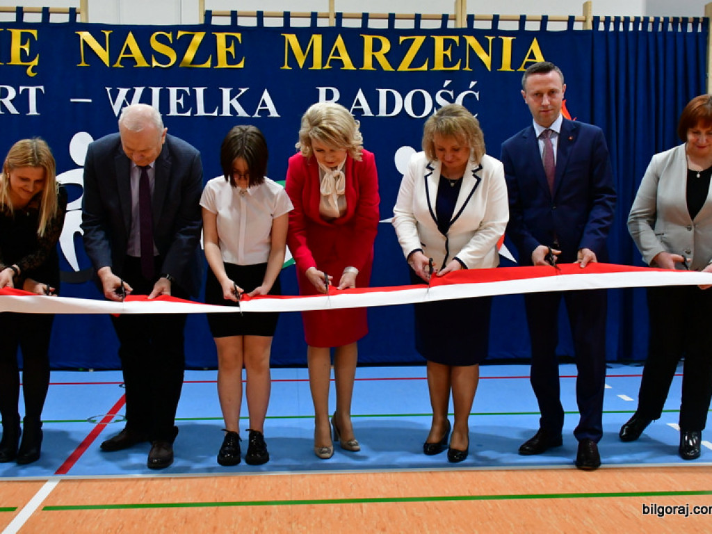 W Chmielku oddano do użytku nowa halę sportową (FOTO)