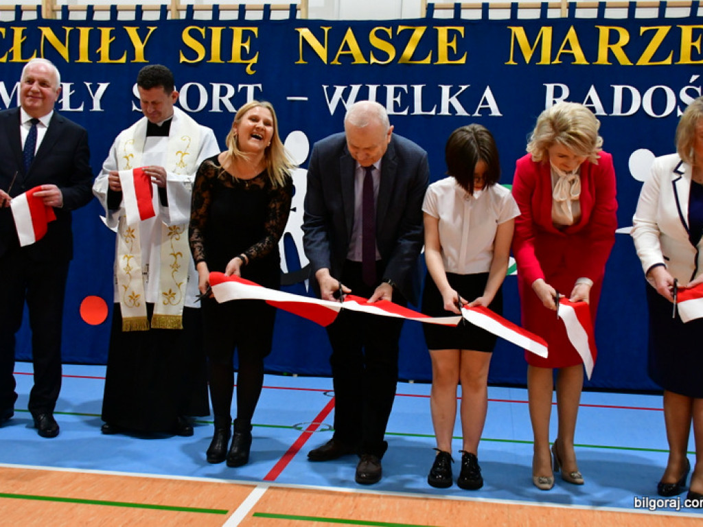W Chmielku oddano do użytku nowa halę sportową (FOTO)