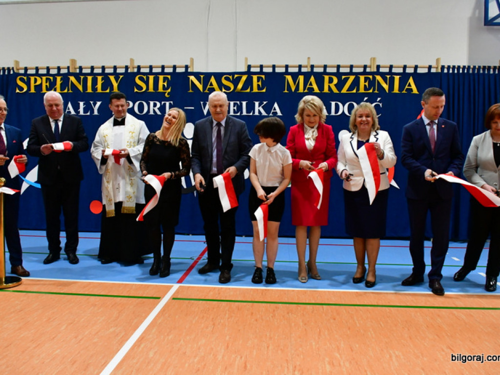 W Chmielku oddano do użytku nowa halę sportową (FOTO)