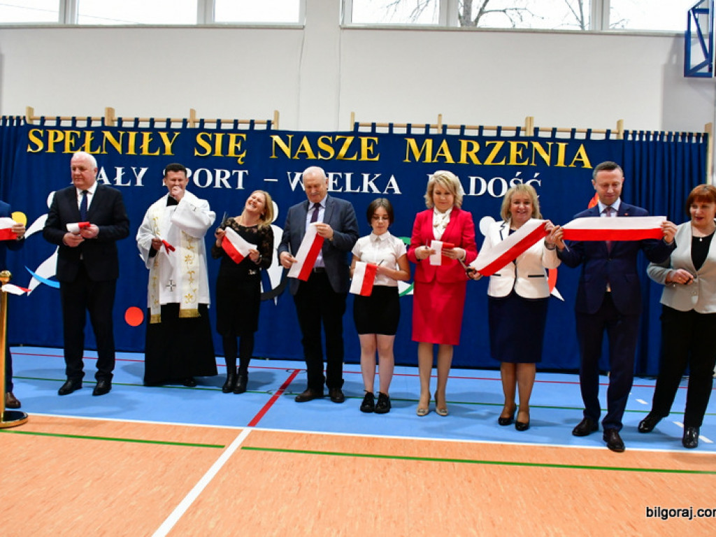 W Chmielku oddano do użytku nowa halę sportową (FOTO)