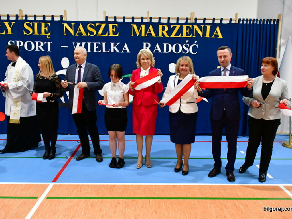 W Chmielku oddano do użytku nowa halę sportową (FOTO)