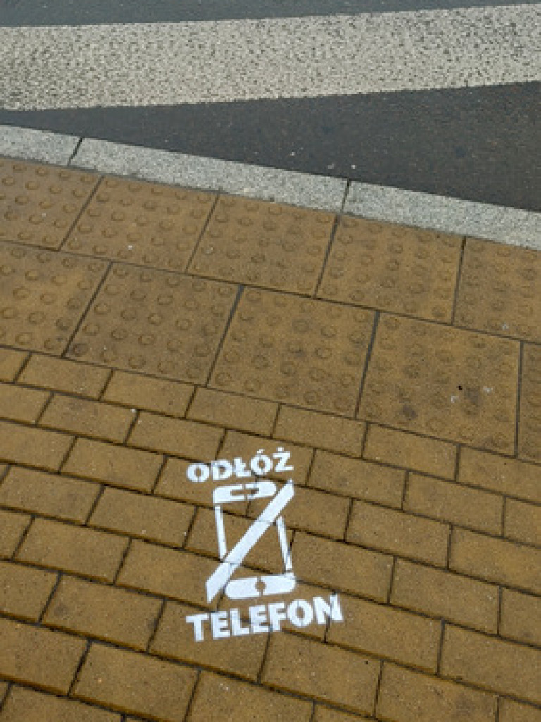 Odłóż telefon