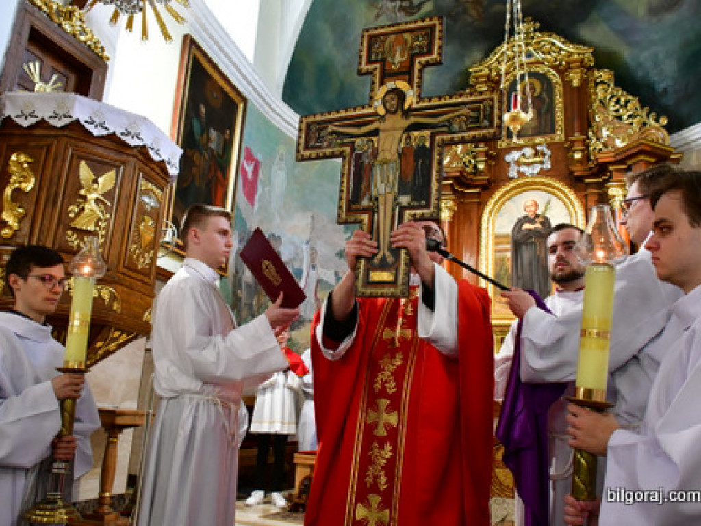 Wielki Piątek, dzień Męki i Śmierci Chrystusa (FOTO)