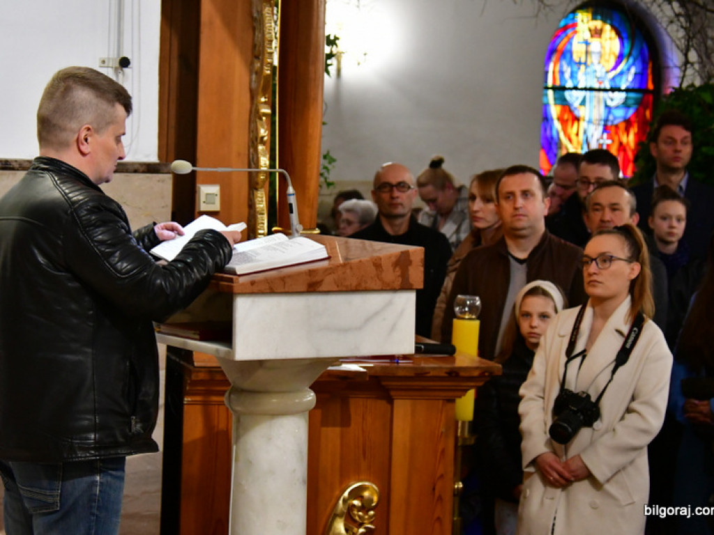 Wielki Piątek, dzień Męki i Śmierci Chrystusa (FOTO)
