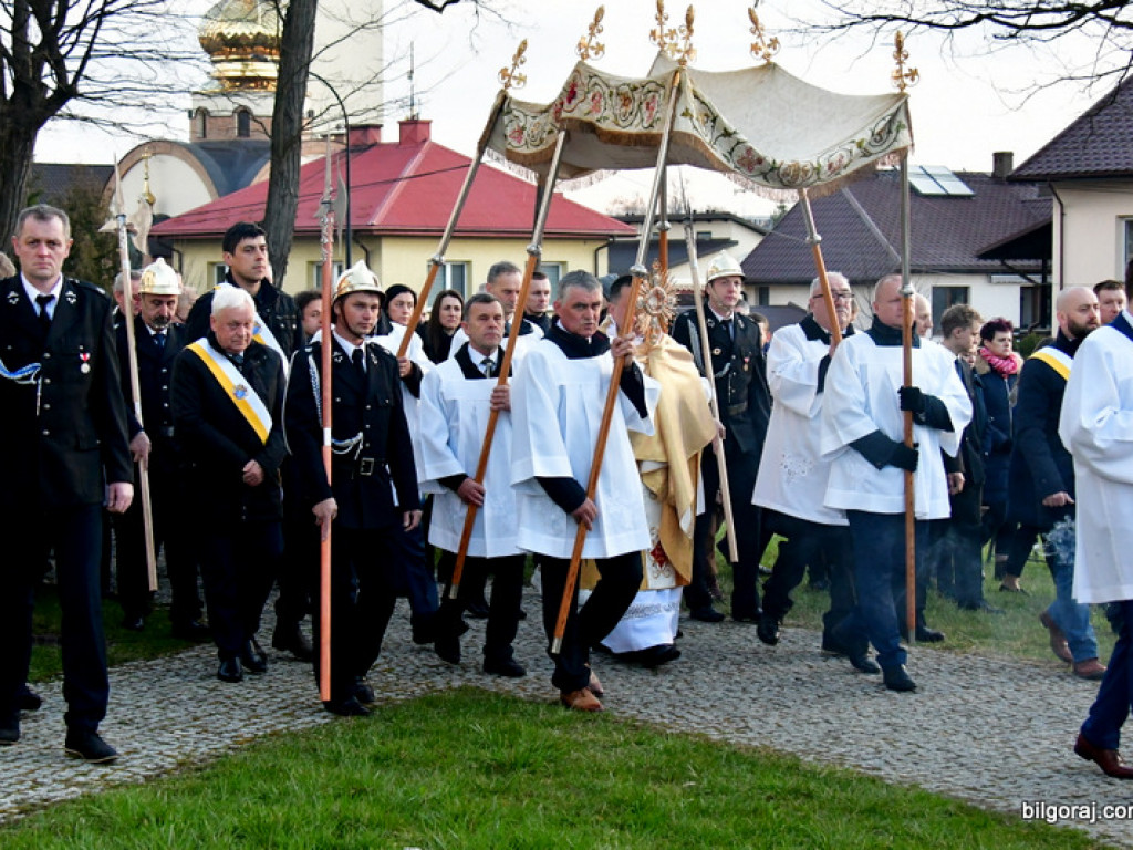 Chrystus Zmartwychwstał! Rezurekcja (FOTO)