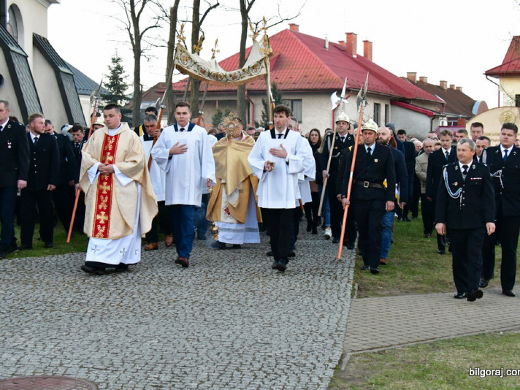 Chrystus Zmartwychwstał! Rezurekcja (FOTO)