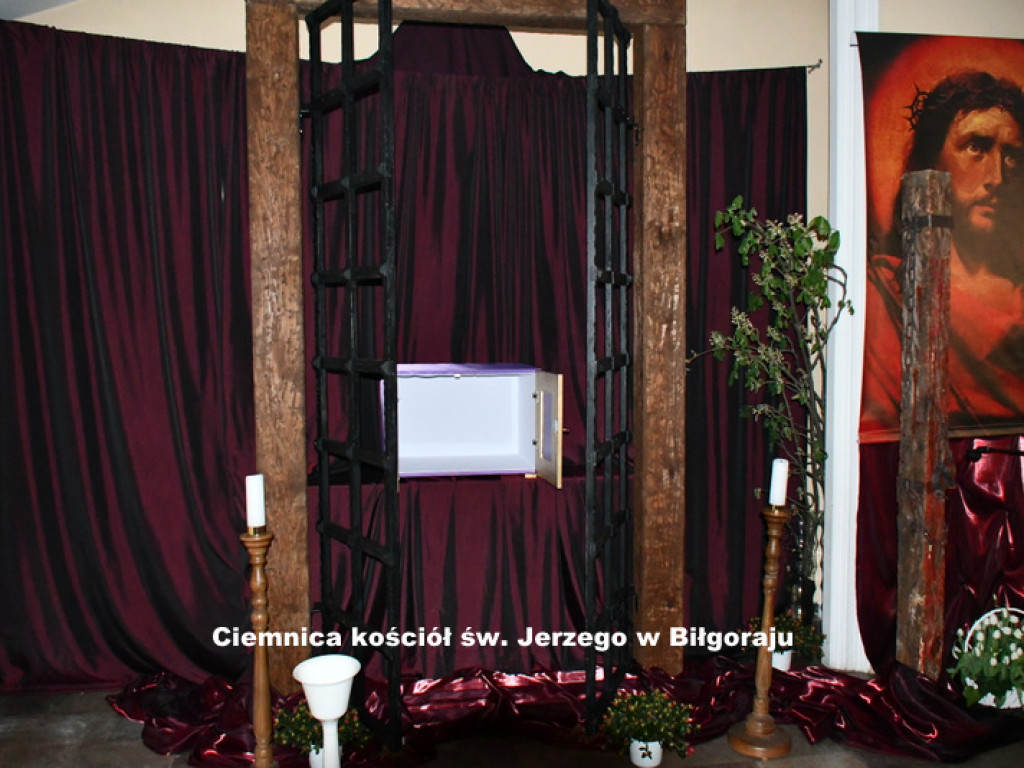 Ciemnice i Groby Pańskie w kościołach powiatu biłgorajskiego (FOTO)