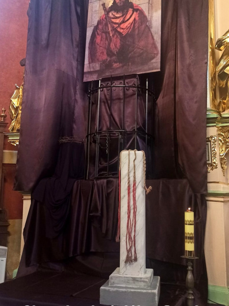 Ciemnice i Groby Pańskie w kościołach powiatu biłgorajskiego (FOTO)