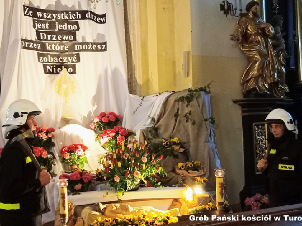 Ciemnice i Groby Pańskie w kościołach powiatu biłgorajskiego (FOTO)