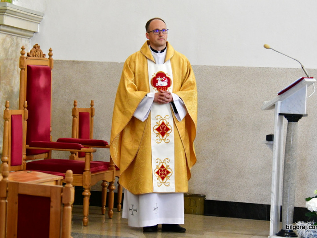Monstrancja Królowa Pokoju w biłgorajskim sanktuarium św. Marii Magdaleny (FOTO)