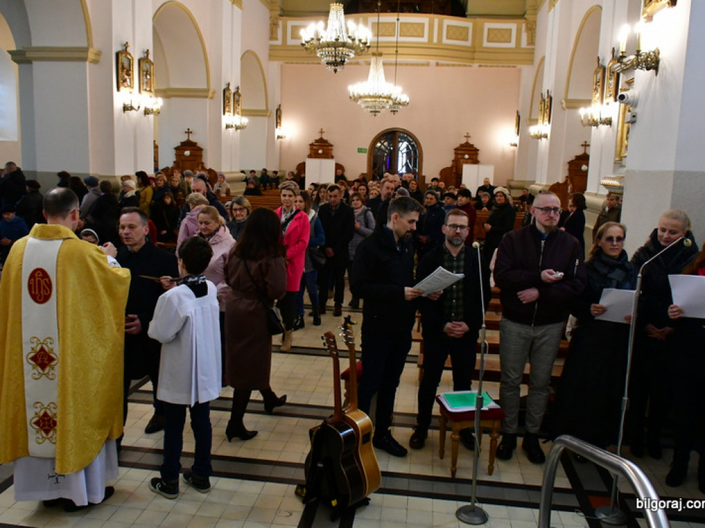 Monstrancja Królowa Pokoju w biłgorajskim sanktuarium św. Marii Magdaleny (FOTO)