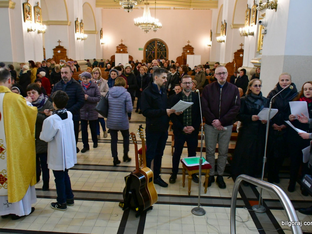 Monstrancja Królowa Pokoju w biłgorajskim sanktuarium św. Marii Magdaleny (FOTO)