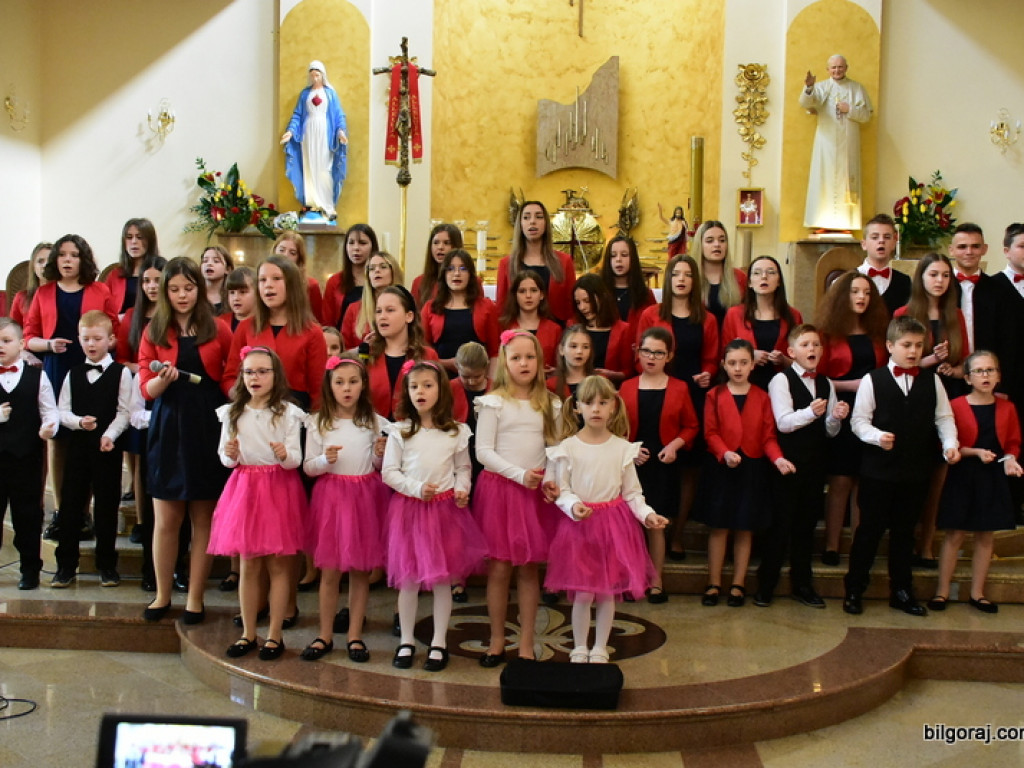 Koncert pieśni wielkanocnych w kościele św. Jana Pawła II (FOTO)