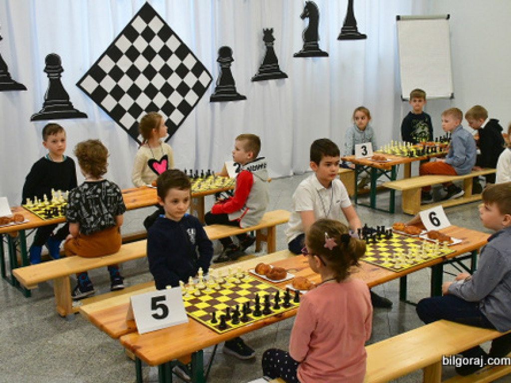 Szachowe zmagania przedszkolaków (FOTO, WYNIKI)