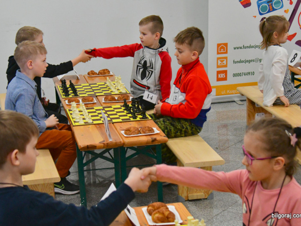 Szachowe zmagania przedszkolaków (FOTO, WYNIKI)