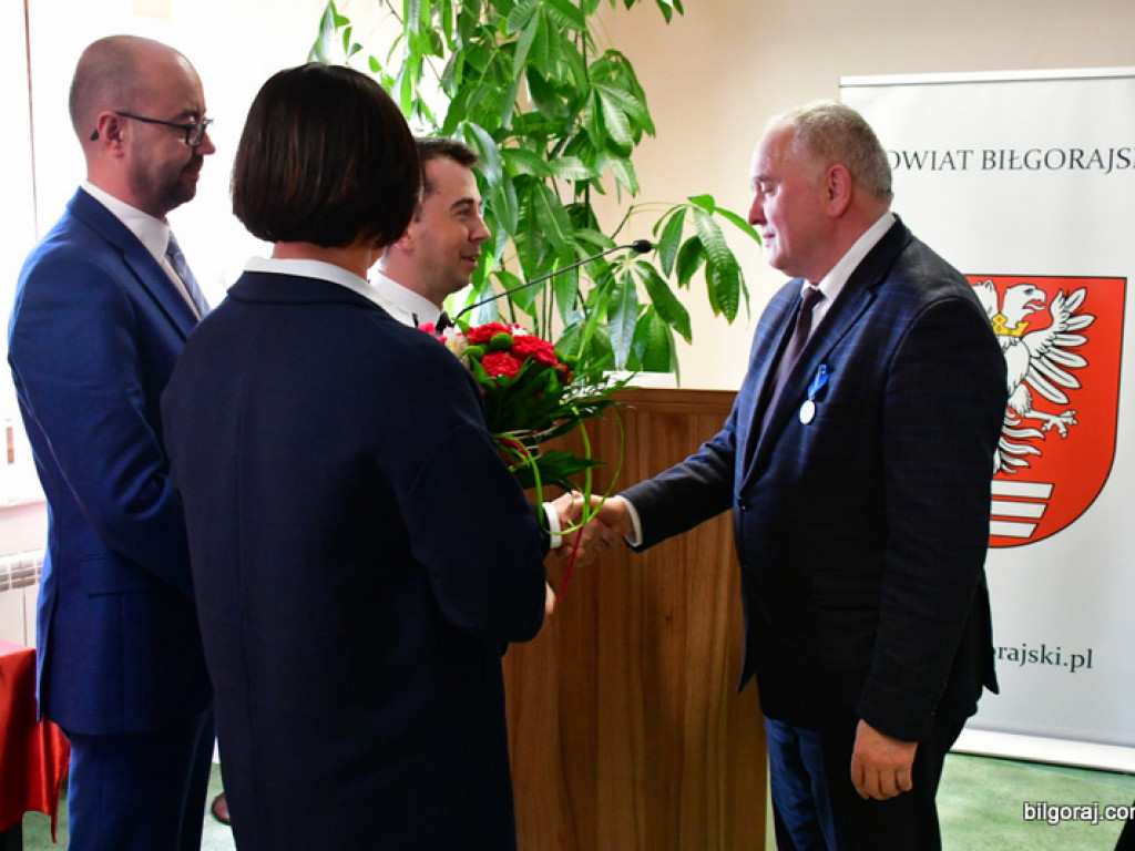 Przewodniczący Rady Powiatu uhonorowany Medalem 100-lecia Odzyskanej Niepodległości (FOTO, VIDEO)
