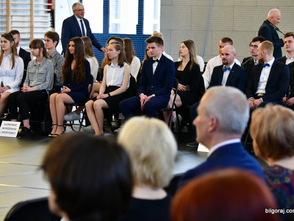 Zakończenie nauki maturzystów w ZSBiO (FOTO)
