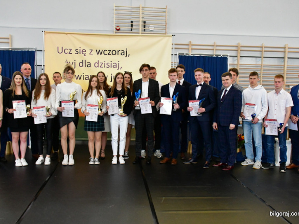Zakończenie nauki maturzystów w ZSBiO (FOTO)
