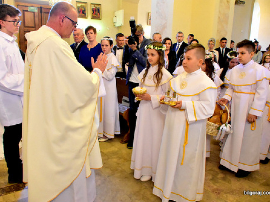 Sezon I Komuni Świętych rozpoczęty (FOTO)