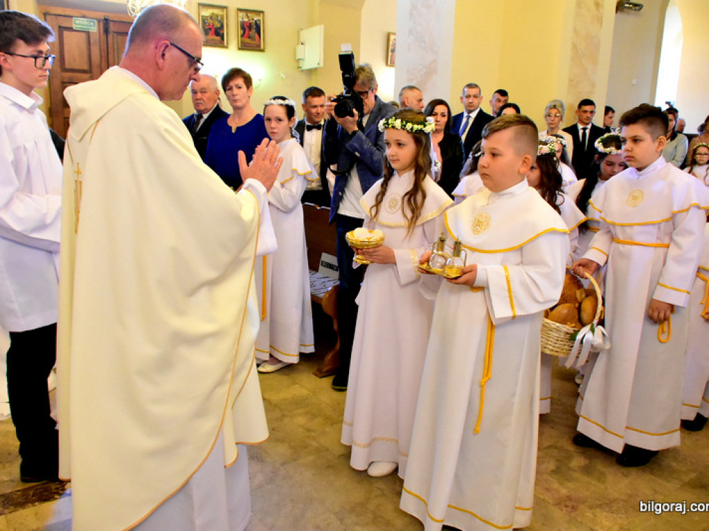 Sezon I Komuni Świętych rozpoczęty (FOTO)
