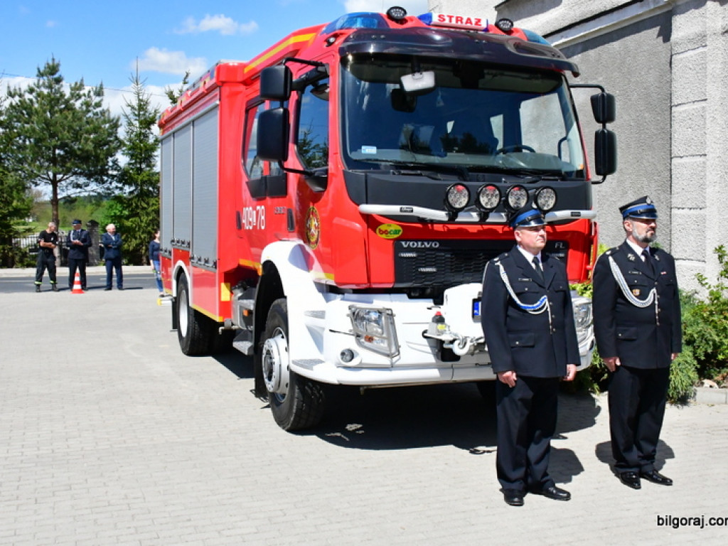 Nowy wóz bojowy dla OSP Radzięcin i Gminny Dzień Strażaka (FOTO)