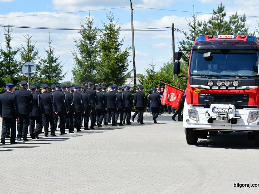Nowy wóz bojowy dla OSP Radzięcin i Gminny Dzień Strażaka (FOTO)