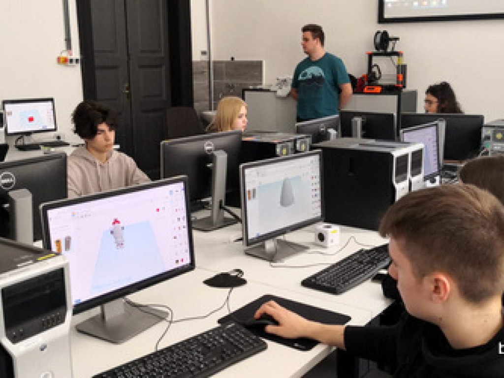 Uczniowie Technikum Reklamy ZSZiO w Biłgoraju realizowali projekt w Czechach