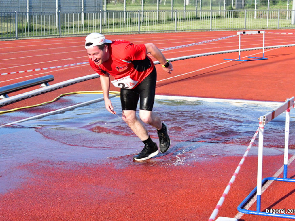 Biłgoraj Biega... czyli Stadionowy Cross Przeszkodowy (FOTO)
