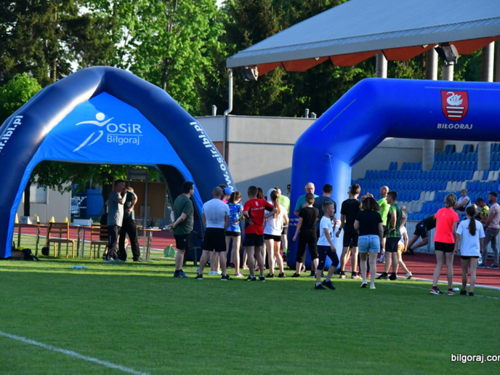 Biłgoraj Biega... czyli Stadionowy Cross Przeszkodowy (FOTO)
