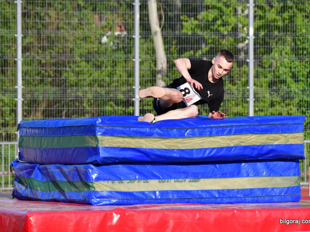 Biłgoraj Biega... czyli Stadionowy Cross Przeszkodowy (FOTO)