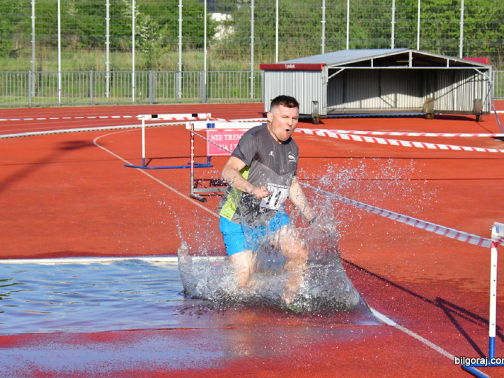 Biłgoraj Biega... czyli Stadionowy Cross Przeszkodowy (FOTO)
